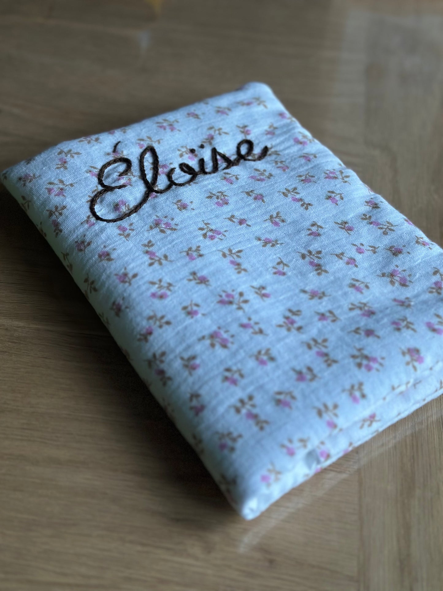 PROTÈGE CARNET DE SANTÉ - BOUQUET FLORAL